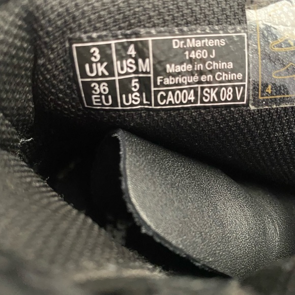 Nearly new kids Doc Martens Boots. - Picture 4 of 6